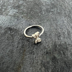 20G 5/16 Textured Little Bow Seamless Nose Hoop
